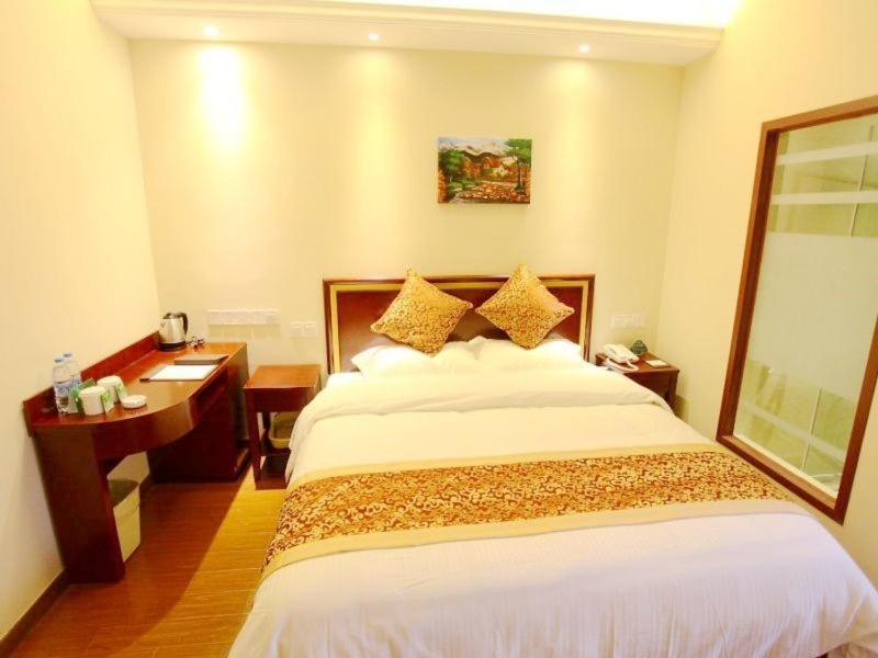 Greentree Inn Shanghai Hongqiao Metro Station Express Hotel Exterior foto